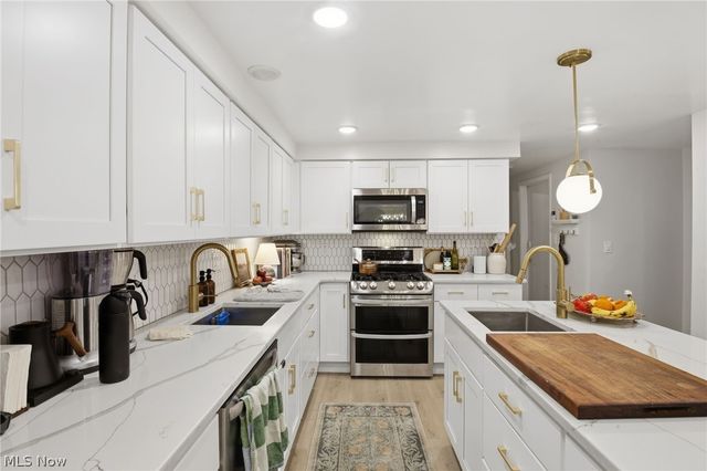 23250 Fairmount Boulevard, Shaker Heights, OH 44122