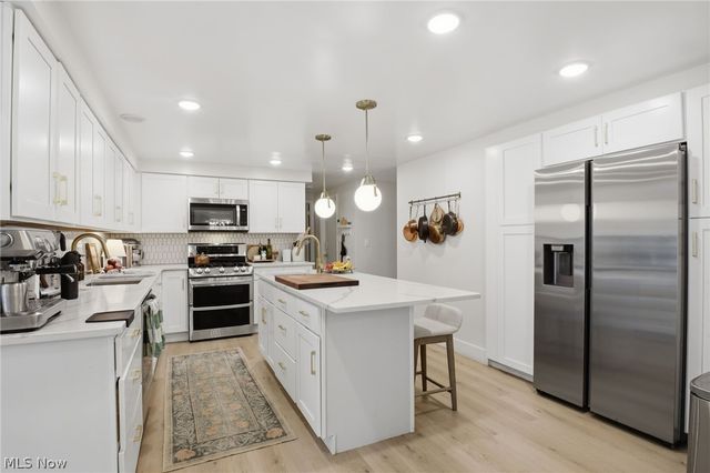 23250 Fairmount Boulevard, Shaker Heights, OH 44122