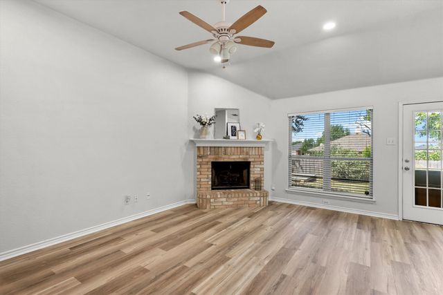 1309 Indian Wells Trail, Midlothian, TX 76065