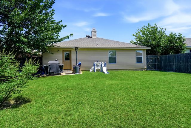 2208 Maple Drive, Little Elm, TX 75068