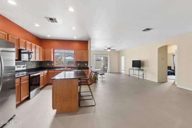 4916 W HARWELL Road, Laveen, AZ 85339