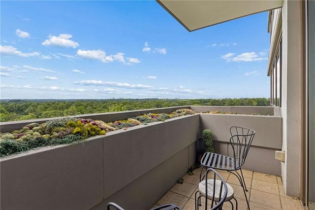 700 Park Regency Place NE 1607, Atlanta, GA 30326
