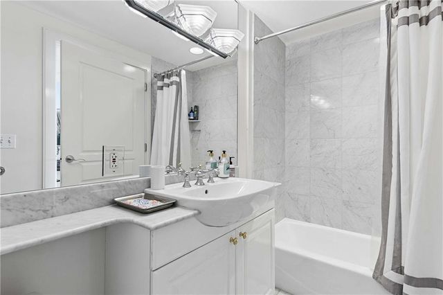 700 Park Regency Place NE 1607, Atlanta, GA 30326