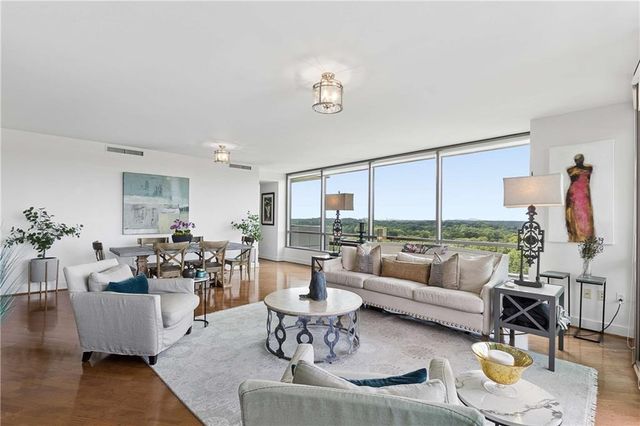 700 Park Regency Place NE 1607, Atlanta, GA 30326