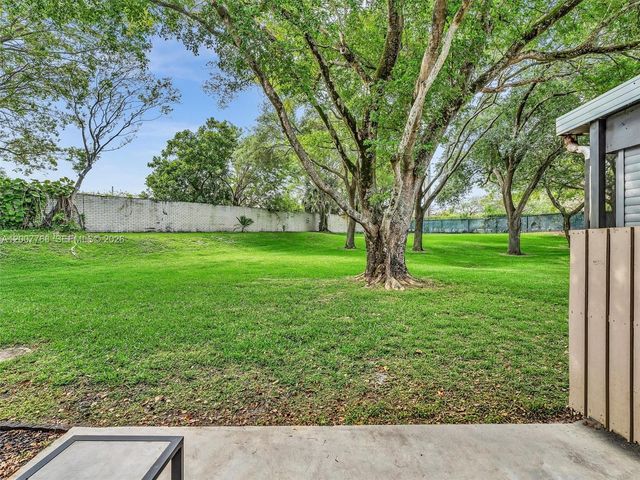1958 E Discovery Circle E, Deerfield Beach, FL 33442