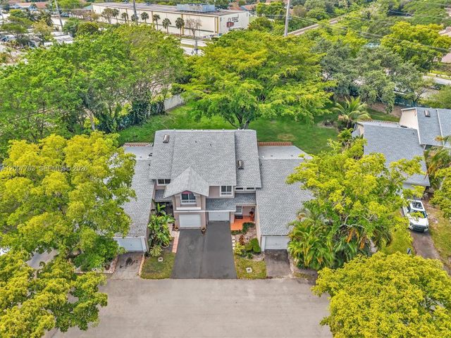 1958 E Discovery Circle E, Deerfield Beach, FL 33442