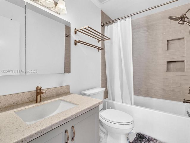 1958 E Discovery Circle E, Deerfield Beach, FL 33442