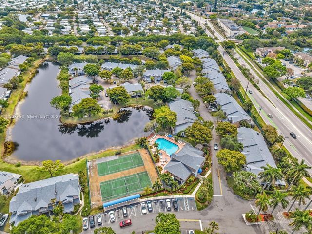 1958 E Discovery Circle E, Deerfield Beach, FL 33442