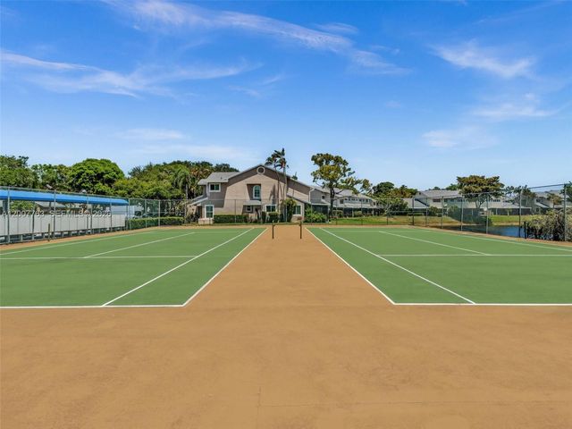 1958 E Discovery Circle E, Deerfield Beach, FL 33442