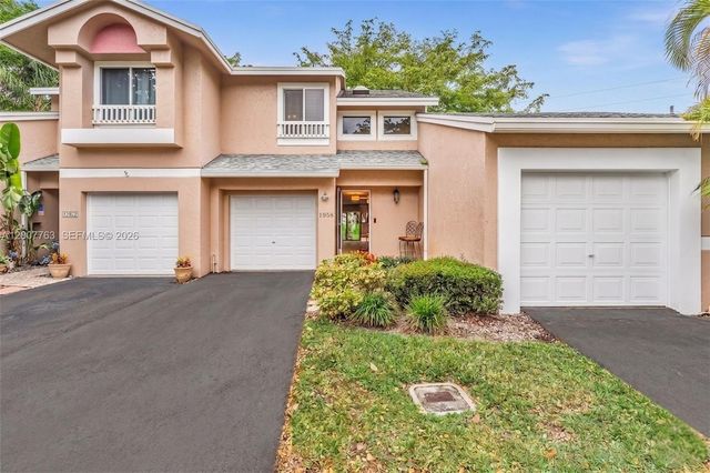 1958 E Discovery Circle E, Deerfield Beach, FL 33442
