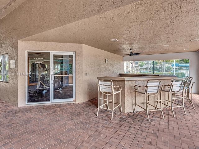 1958 E Discovery Circle E, Deerfield Beach, FL 33442