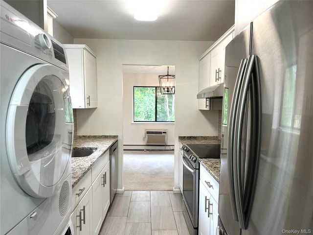 3 LOUDON Drive 6, Fishkill, NY 12524