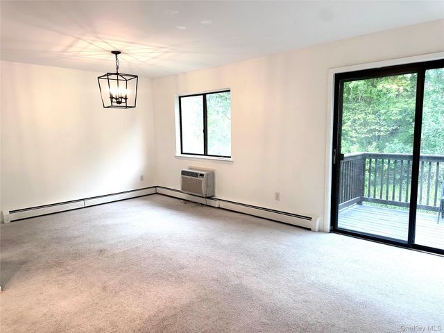 3 LOUDON Drive 6, Fishkill, NY 12524