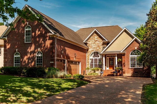 112 Turning Leaf Way, Hendersonville, TN 37075