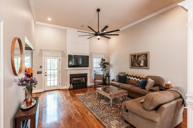 112 Turning Leaf Way, Hendersonville, TN 37075