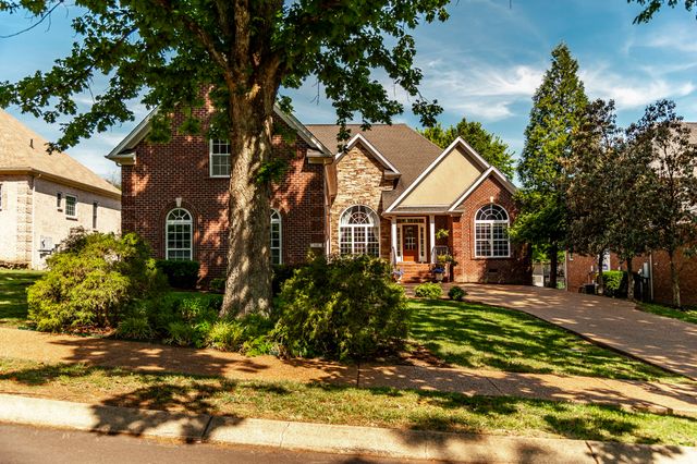 112 Turning Leaf Way, Hendersonville, TN 37075