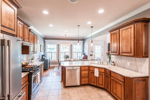 112 Turning Leaf Way, Hendersonville, TN 37075