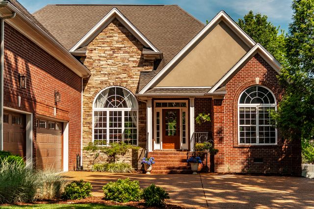 112 Turning Leaf Way, Hendersonville, TN 37075