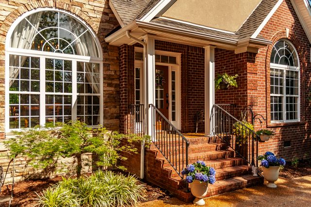 112 Turning Leaf Way, Hendersonville, TN 37075