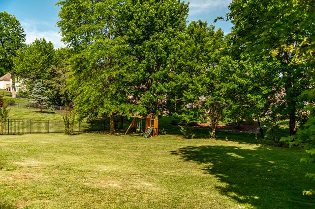 112 Turning Leaf Way, Hendersonville, TN 37075
