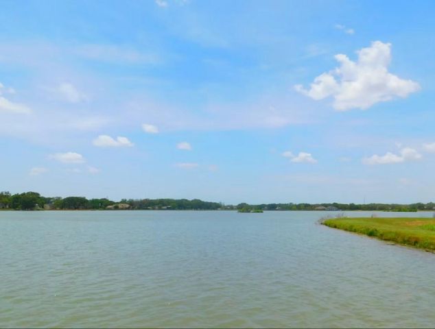 236 Middle Bayou Trail, Angleton, TX 77515