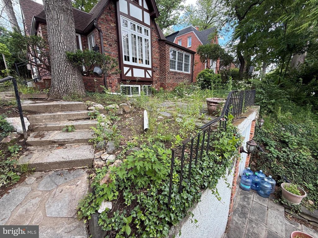 8613 CEDAR ST, Silver Spring, MD 20910