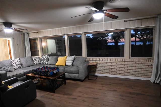 1013 Quail Lane, Eagle Lake, TX 77434