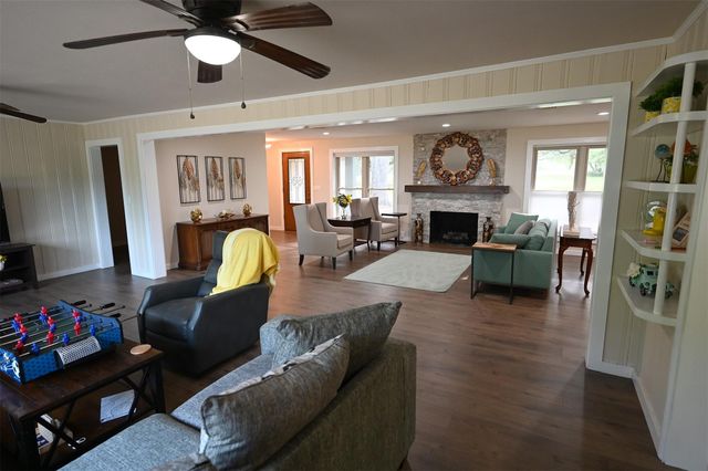 1013 Quail Lane, Eagle Lake, TX 77434