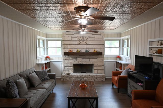 1013 Quail Lane, Eagle Lake, TX 77434