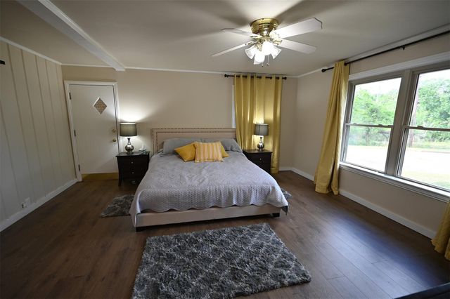 1013 Quail Lane, Eagle Lake, TX 77434