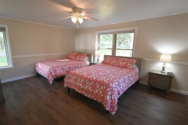 1013 Quail Lane, Eagle Lake, TX 77434