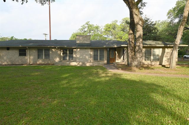 1013 Quail Lane, Eagle Lake, TX 77434