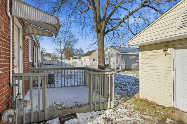 2731 Strong Street, Highland, IN 46322