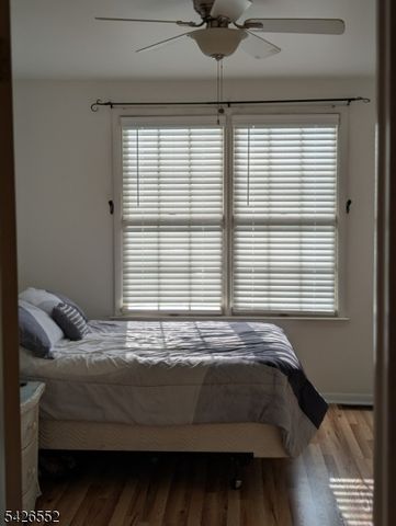 13 Oak St, Rockaway Boro, NJ 07866