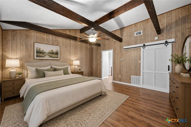 102 Rivercrest Street, Luling, TX 78648