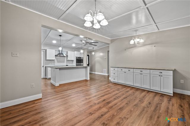 102 Rivercrest Street, Luling, TX 78648