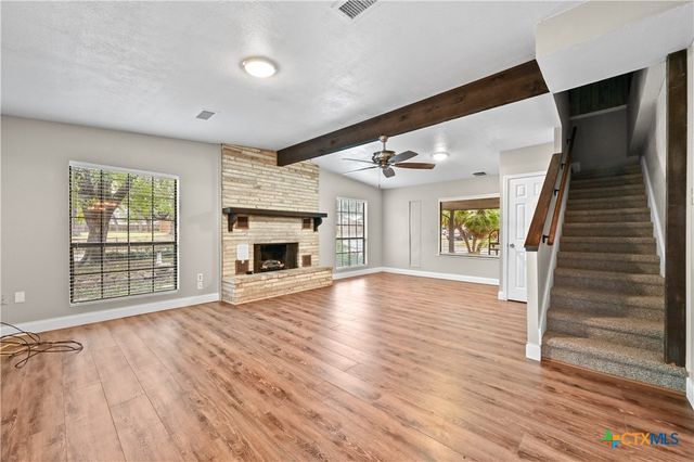 102 Rivercrest Street, Luling, TX 78648