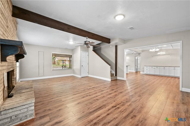 102 Rivercrest Street, Luling, TX 78648