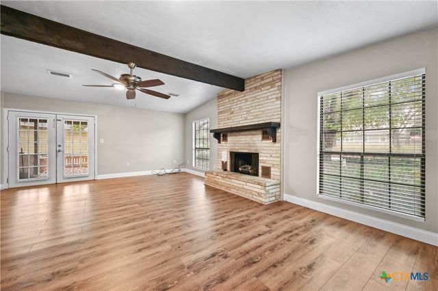 102 Rivercrest Street, Luling, TX 78648