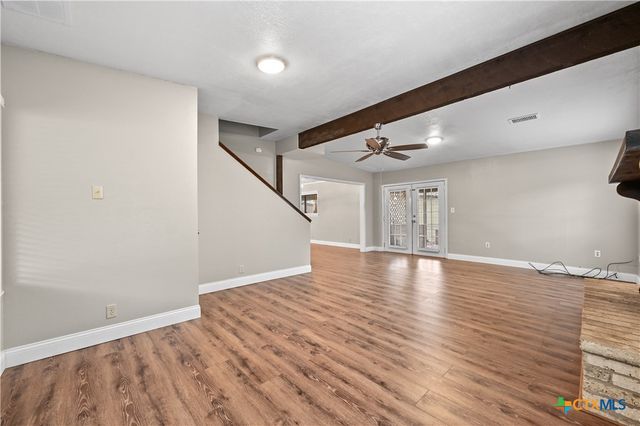 102 Rivercrest Street, Luling, TX 78648