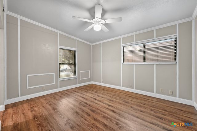 102 Rivercrest Street, Luling, TX 78648