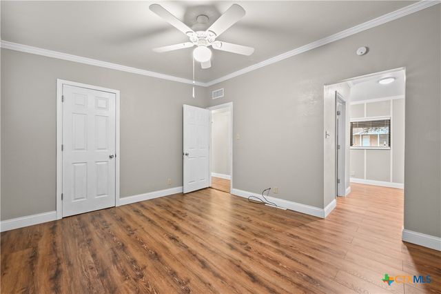 102 Rivercrest Street, Luling, TX 78648