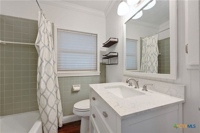 102 Rivercrest Street, Luling, TX 78648