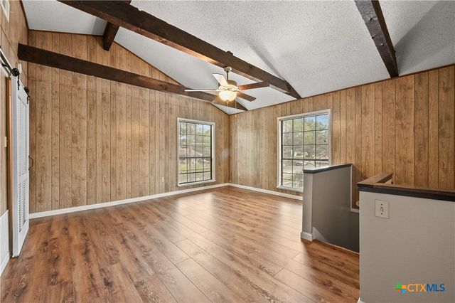102 Rivercrest Street, Luling, TX 78648