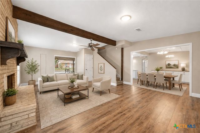 102 Rivercrest Street, Luling, TX 78648