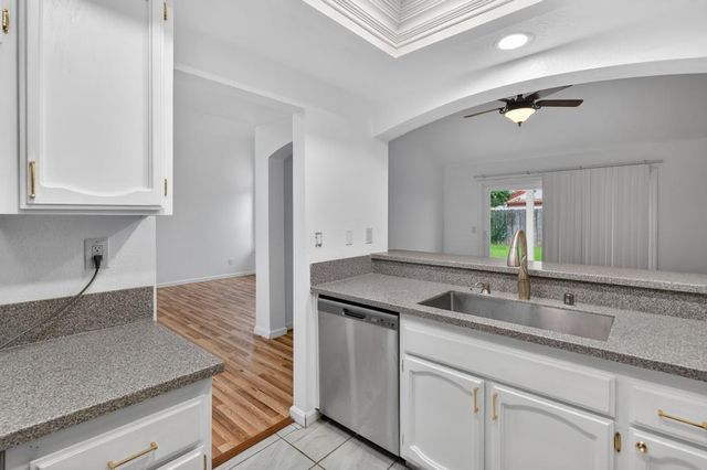 8825 Lemas Rd, Sacramento, CA 95828