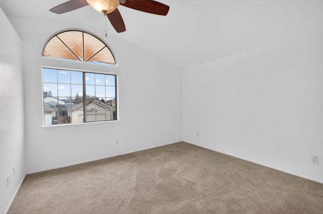 8825 Lemas Rd, Sacramento, CA 95828