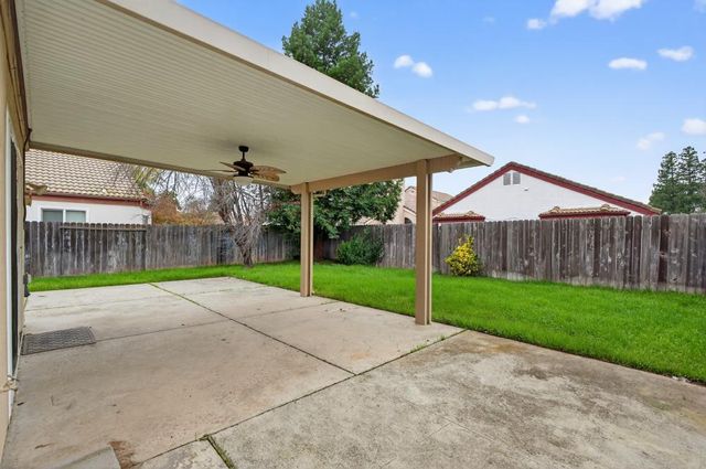 8825 Lemas Rd, Sacramento, CA 95828