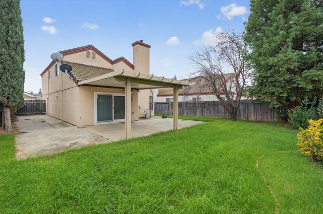 8825 Lemas Rd, Sacramento, CA 95828