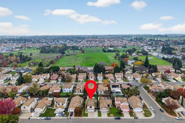 8825 Lemas Rd, Sacramento, CA 95828